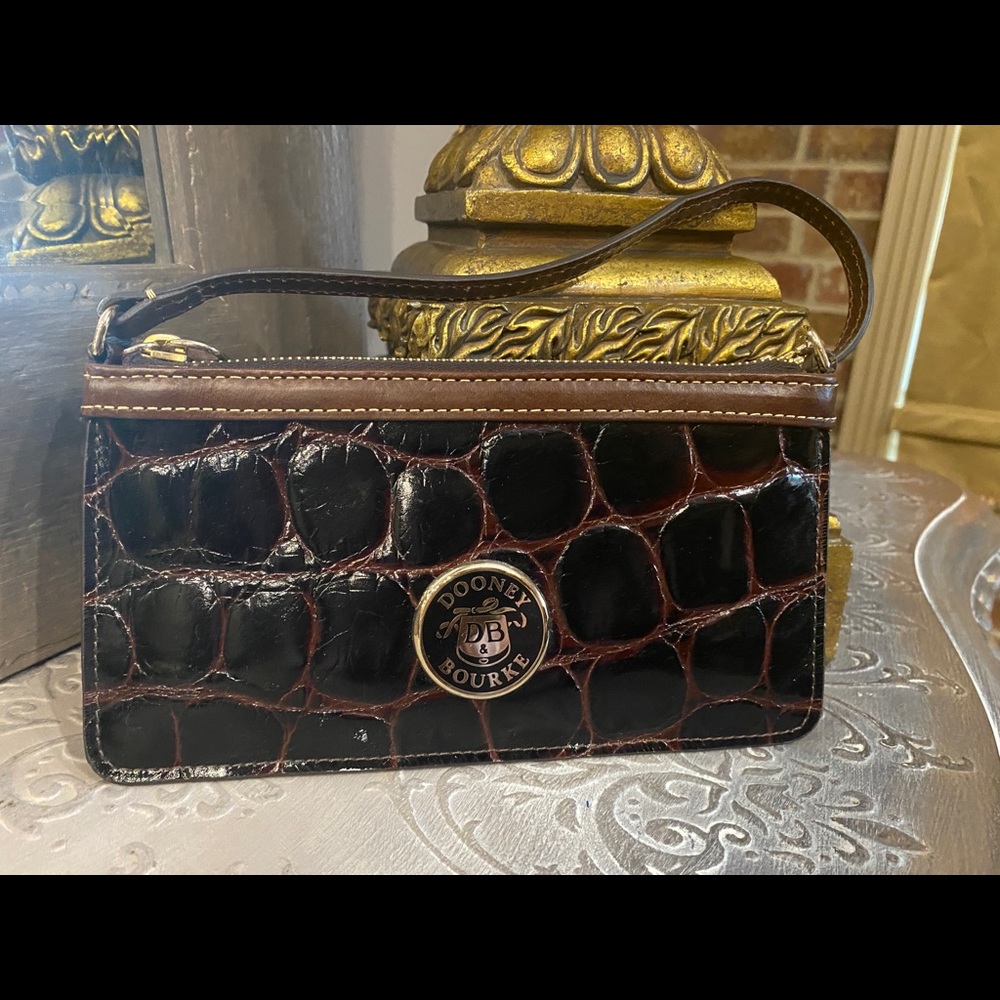 Dooney & Bourke wristlet